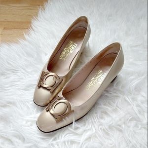 {Ferragamo} ✨Vintage Designer Gold Medallion Pumps